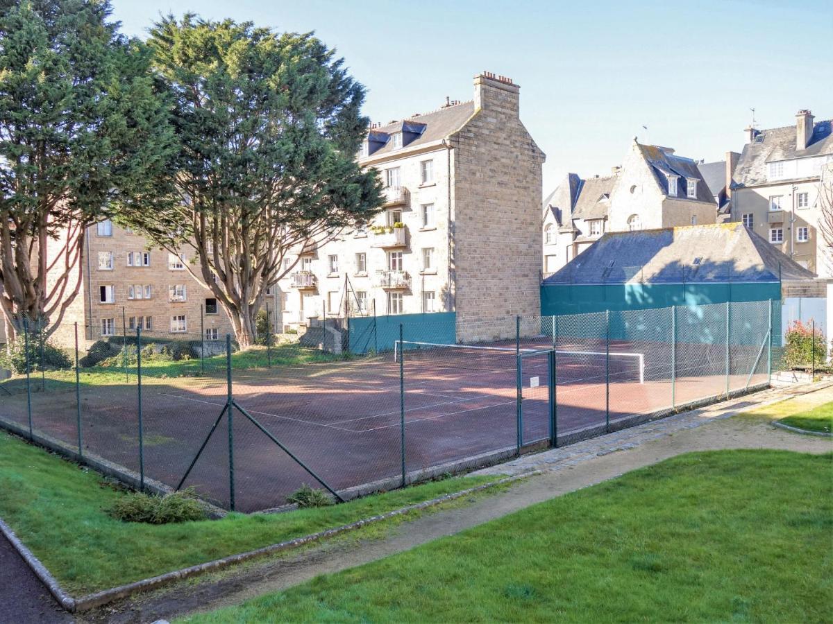 Apartment Residence Des Tennis-1 By Interhome Динард Екстериор снимка