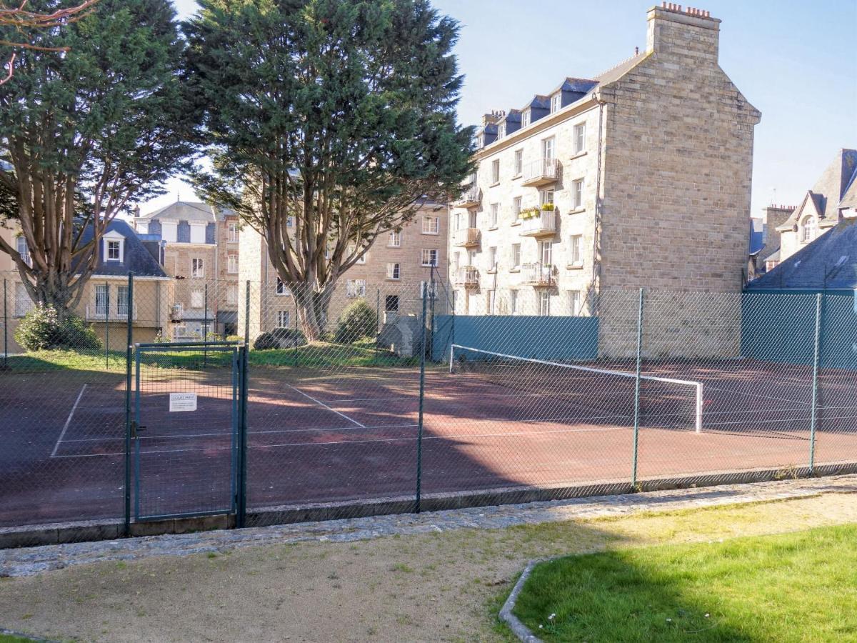 Apartment Residence Des Tennis-1 By Interhome Динард Екстериор снимка