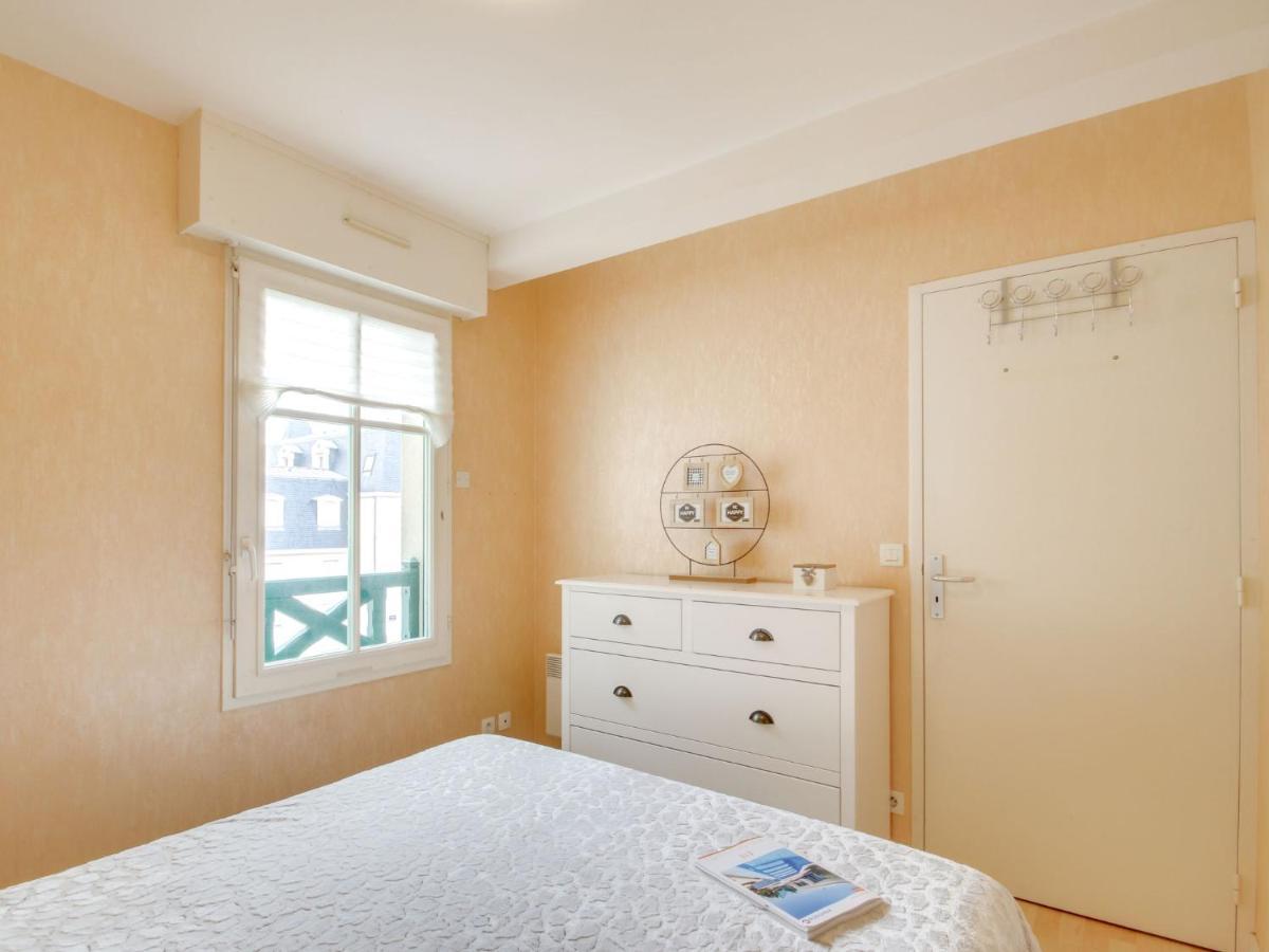 Apartment Residence Des Tennis-1 By Interhome Динард Екстериор снимка