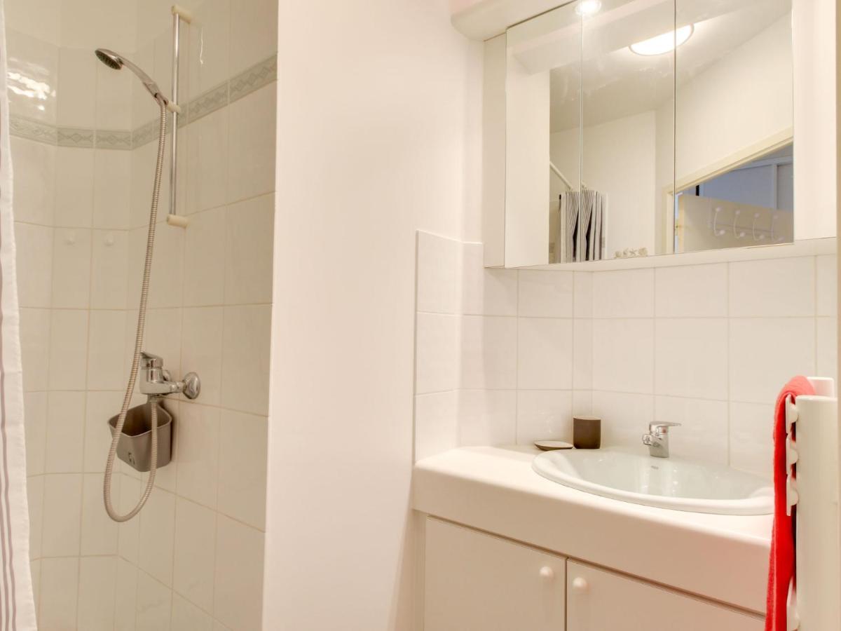 Apartment Residence Des Tennis-1 By Interhome Динард Екстериор снимка